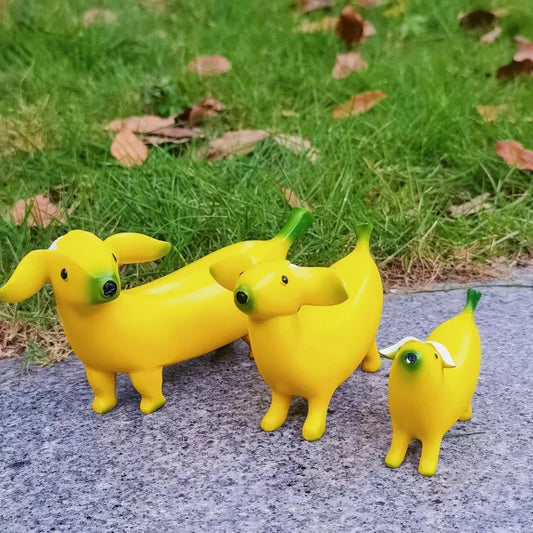 European Abstract Yellow Banana Dog Resin Craft Ornaments Art Animal Sculpture Banana Dog Living Room Countertop Decoration Gift