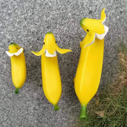 European Abstract Yellow Banana Dog Resin Craft Ornaments Art Animal Sculpture Banana Dog Living Room Countertop Decoration Gift